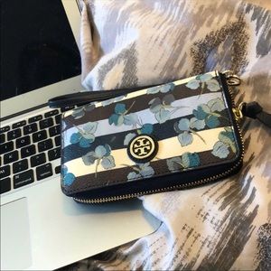 Tory Burch Bags - Tory Burch Wallet Tory Burch Bags - Tory Burch Wallet